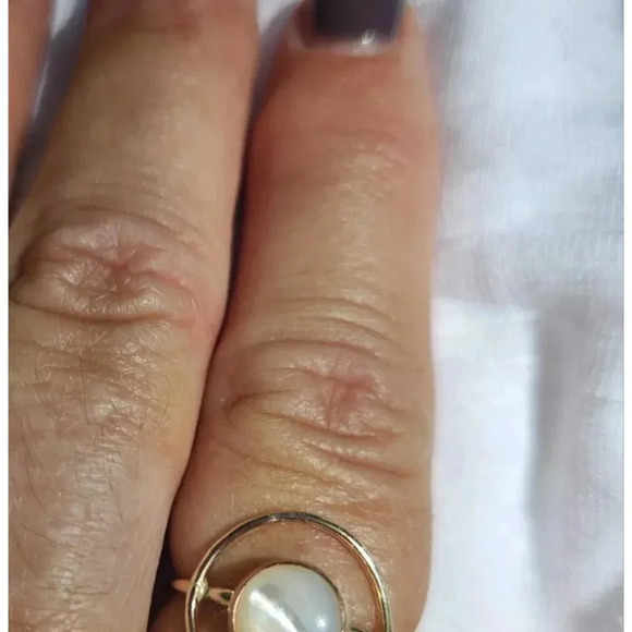 Brand New W Tag Gold Filled Stackable Ring W Moonstone Detail Women's Size 8 - Picture 3 of 5